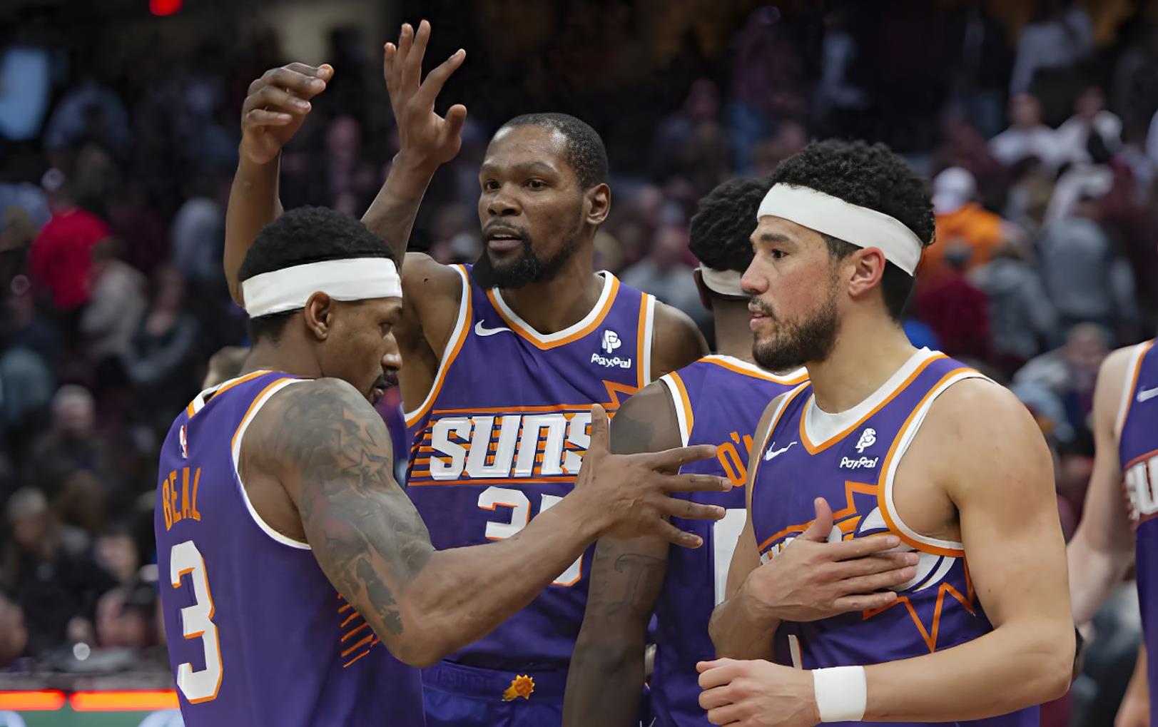 包含火箭队内讧事件频发，球队士气低迷的词条