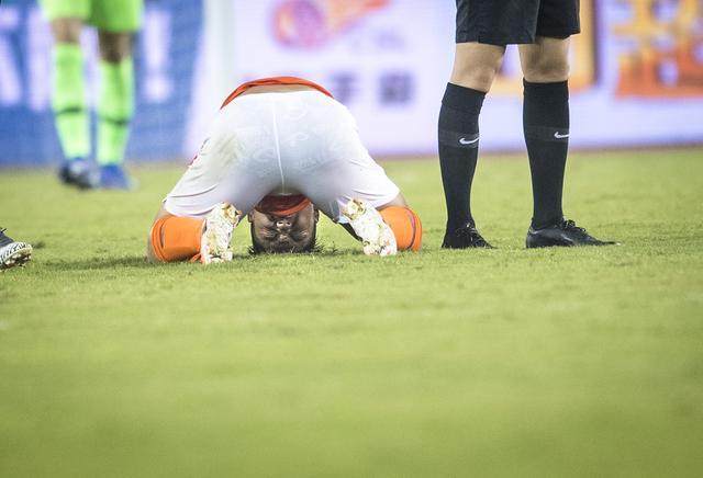 武汉卓尔挑战广州恒大，实力对比悬殊的简单介绍