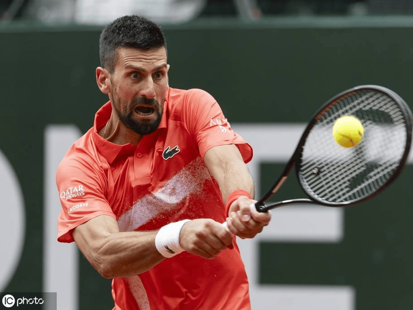 包含欧洲网球队翻盘西班牙网球队，德约科维奇关键制胜的词条