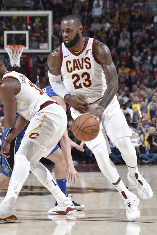 关于福建队横扫骑士，武切维奇带队取胜的信息